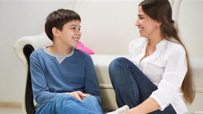 4 طرق لكسر حاجز الصمت مع ابنك المراهق