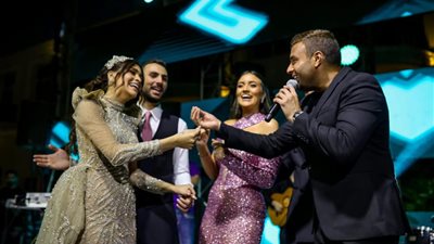 فرح شدوى عصام الحضري.. العروسة للمعازيم: «ايه يا جماعة مابتسقفوش ليه».. فيديو