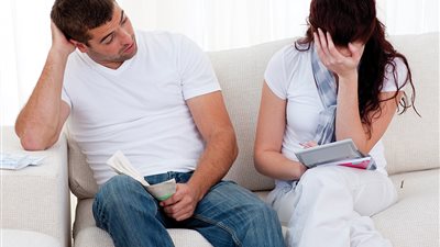 لتجنب الطلاق.. كيف تواجهين المشكلات المالية خلال فترة الزواج؟