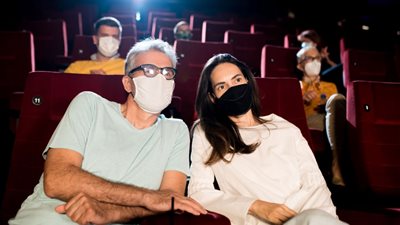 لو داخلة السينما مع زوجك.. تعرفي على المحاذير الخمسة 