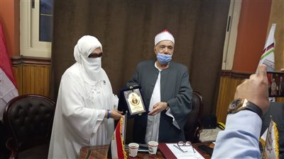 ياسمين الحصري تقدم دعمًا ماليًا لأهل القرآن المُتضررين من كورونا 