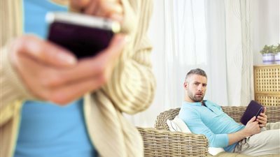 رسالة واتس آب فضحت الخيانة ..الزوج القاتل : زوجتي حامل من عشيقها