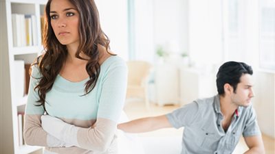 علاء يطلب إثبات نشوز زوجته: مراتي سافرت الخليج بدون علمي