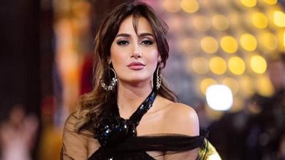 حلا شيحة : علشان تكوني نجمة سينما لازم تلبسي عريان| فيديو