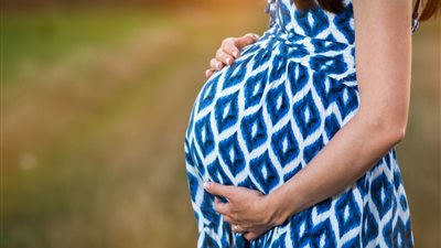 أجمل فساتين الصيف لـ«الحوامل» ..والماكسي أشهرها| صور