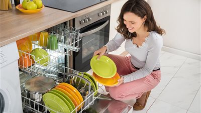 منها الملاعق الخشبية.. 10 أشياء لا تضعيها في غسالة الأطباق