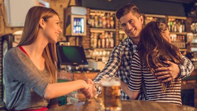 «امسك خاين».. ازاي تعرفي إنه متجوز عليكِ؟