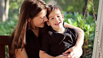 كيف أزرع الثقة بالنفس في أبنائي؟.. استشاري نفسي تُجيب.. فيديو