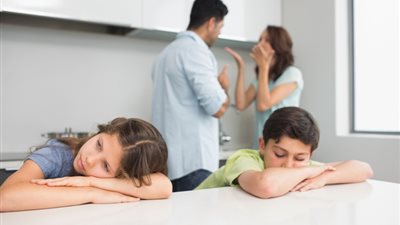 زوجة تطلب نسب طفليها: «مش عايزة أكرر مأساة أبويا وأمي»