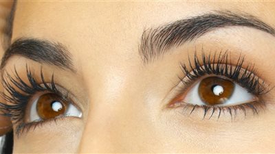 عشان رموشك تبقى جميلة.. إليكِ أفضل 5 طرق للوصل لرغبتك