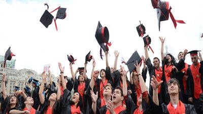 الشهادة الجامعية بداية الطريق.. تعرفي على مفاتيح الوصول إلى سوق العمل