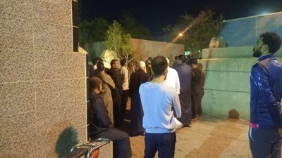 أهالي عزبة صيام يودعون جثامين عروسين وشقيقة العروس في جنازة مهيبة