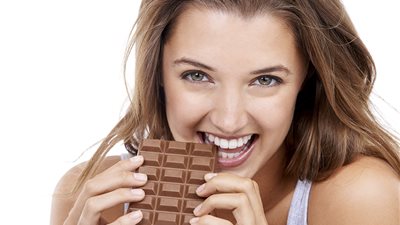 تناوليها مرة أسبوعيًّا.. فوائد مذهلة للشوكولاتة تعرفي عليها