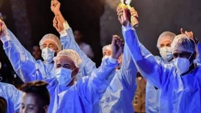 بسبب ملابس زملاء العريس.. زواج شعبي في مصر يثير الجدل | صور 