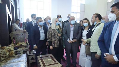 نواب يتفقدون معرض ديارنا للأثاث والمفروشات بحضور وزيرة التضامن