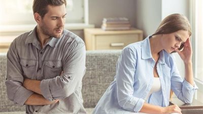 منال تطلب الخُلع والسبب: «جوزي بيشك فيا» 