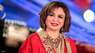 إلهام شاهين عن رفضها الإنجاب: «مش لاقيه راجل يصلح يكون أب»| فيديو