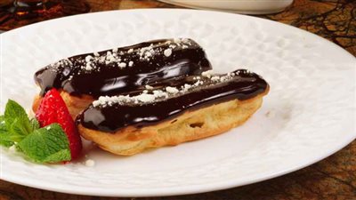 «جددي حلوياتك».. طريقة عمل الأكلير الفرنسي 