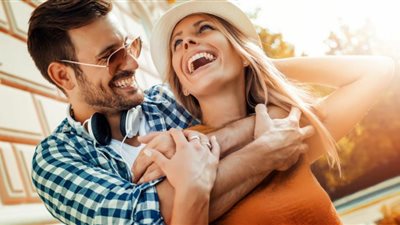 منها عدم التحكم.. 10 طرق لتتقني فن قيادة علاقة سعيدة في زواجك