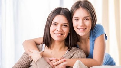 للأمهات.. كيف نربي أولادنا المراهقين؟ استشارية علاقات أسرية تجيب (فيديو)