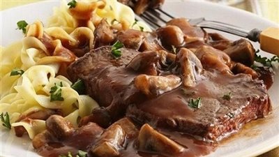 طريقة عمل «البيكاتا بالمشروم» كأشهر المطاعم من مطبخ الشيف آسيا