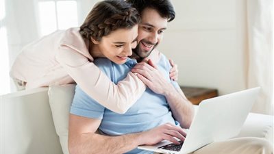 أبرزها «الثقة» و«الوجه الحسن».. 8 أمور تسعد زوجك