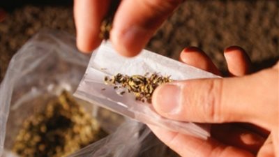 كريمة لـ محكمة الأسرة: «جوزي مدُمن وبيحب الحرام»