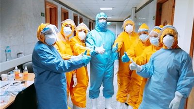 مكافأة محافظ الإسكندرية للأطباء تقديرًا لدورهم في مواجهة كورونا