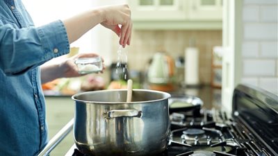 14 نصيحة لتكوني طباخة شاطرة 