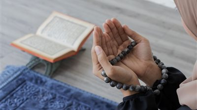 أغلى ثلاث عبادات تدخل الجنة من أوسع الأبواب.. والشيخ رمضان عبدالرازق: لا تتركيها | فيديو