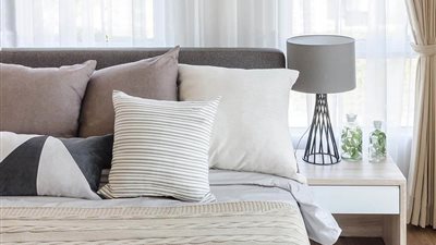 قبل شراء «المخدات».. تعرفي على أنواعها وطرق اختيار الأنسب