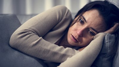 «حاسة إني فاشلة».. طبيبة نفسية تقدم الحل في 3 خطوات