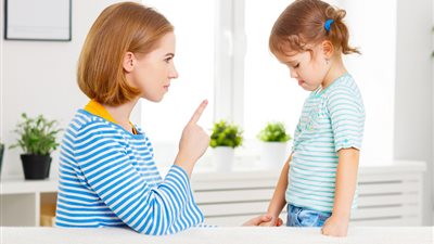 أهمها الكذب.. 3 سلوكيات خاطئة تجنبيها أمام أبنائك