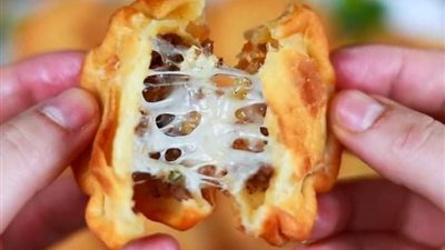 طريقة  عمل فطائر اللحم المقلية بدون عجن ولا تخمير 