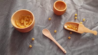 في منزلها وبمعاونة زوجها.. 