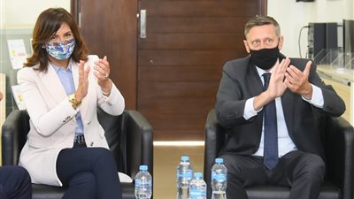 خدمات يقدمها المركز المصري الألماني للهجرة والوظائف للمصريين 