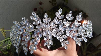 «فيفيان».. فتاة صنعت الإكسسوار لتحارب جشع التجار فنجحت وأبدعت