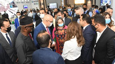  وزيرة البنية التحتية بجنوب إفريقيا تتفقد معرض بيج 5 مصر للبناء وتبدي إعجابها بتجربة العمران 
