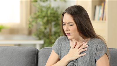 هل يمكن علاج حساسية الصدر بشكل نهائي؟.. استشاري يُجيب| فيديو