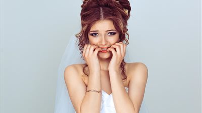 متصلة لأسامة منير: عندي 22 سنة وأرملة وأعاني من فوبيا الجواز| فيديو