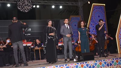 «القومي للمسرح» يحيي الذكري الثامنة لثورة 30 يونيو بساحة الهناجر (صور)