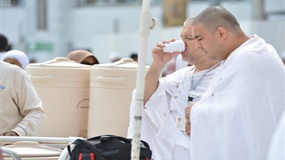 دراسة تكشف عجائب ماء زمزم : نعمة عظيمة تشفي أمراض لاعلاج لها