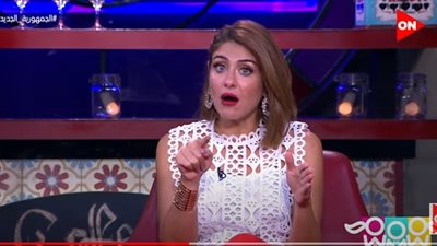 هيدي كرم: لديّ صديقة تعشق قهر زوجها لها.. فيديو