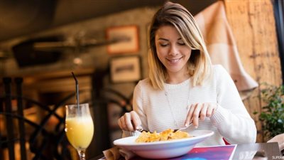 «متتكلميش في السياسة».. 4 قواعد وأسس لإتيكيت الضيافة  