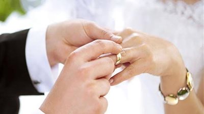 من تجارب الستات.. أيهما يدوم زواج الحب أم الصالونات؟ 