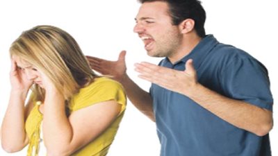 معارضة الوالدين لرغبة البنت في الطلاق.. خبيرة: «خطأ إضافي»