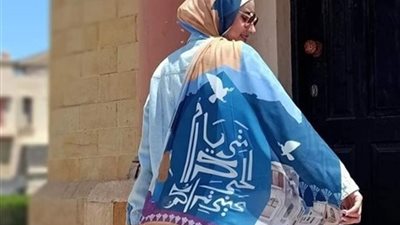 حنين.. فنانة مصرية تحلم بالوصول للعالمية بالرسم على القماش 