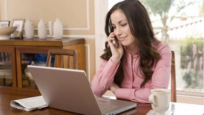 «سلاح ذو حدين».. احذري من صداقات مواقع التواصل الاجتماعي لهذا السبب