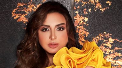 فستان أصفر يضع أنغام في موقف مُحرج 