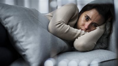 احمي نفسك من الاضطهاد.. 6 جرائم تُدمر المرأة نفسيًا